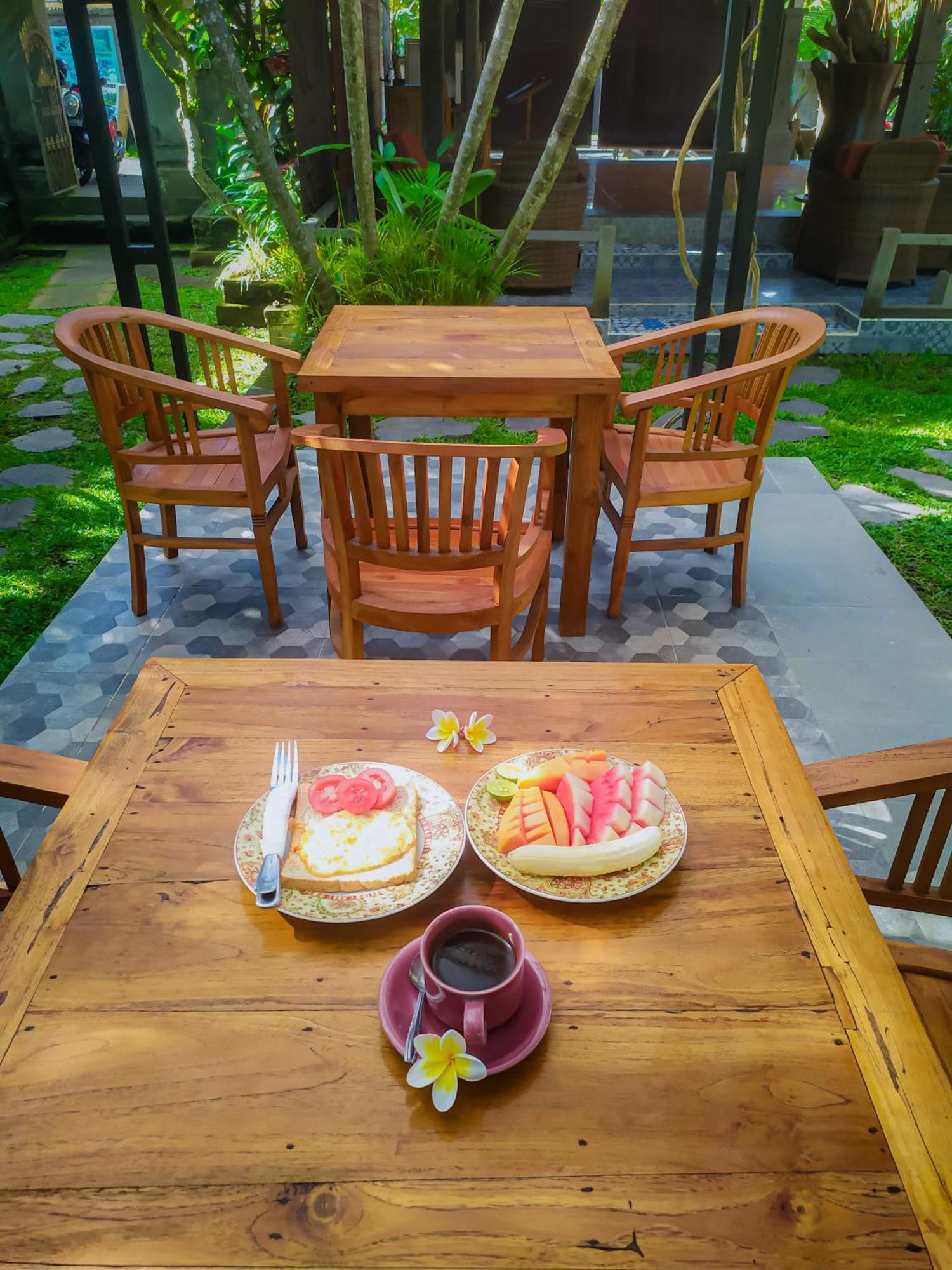 Alit Bungalow&Warung Ubud Exterior foto