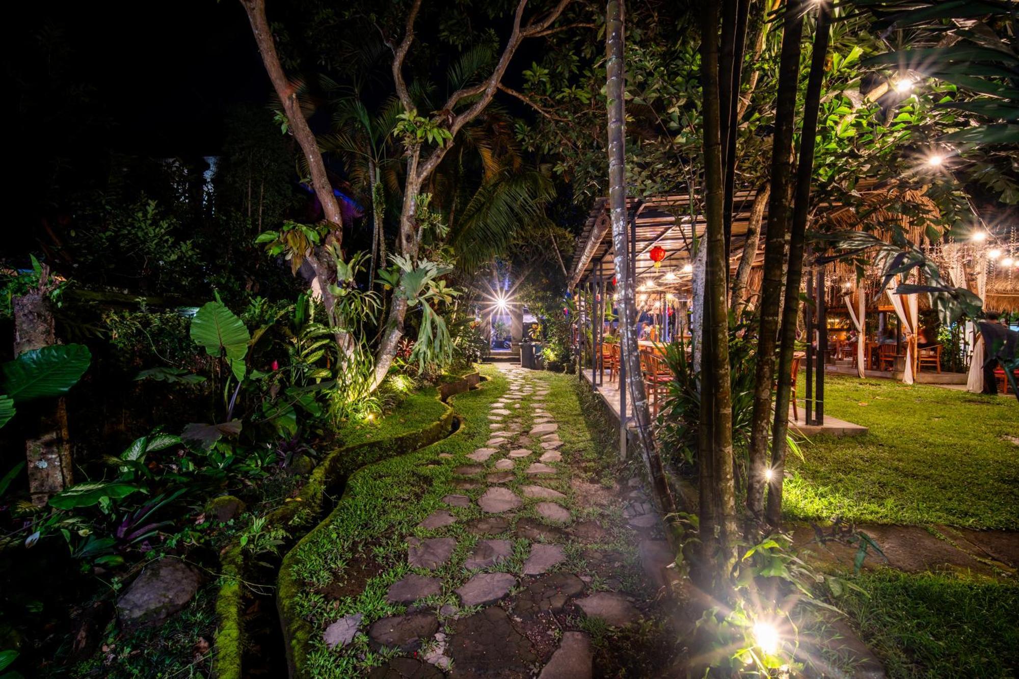 Alit Bungalow&Warung Ubud Exterior foto
